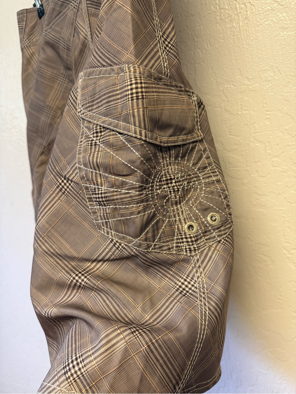 Vintage Billabong Andy Irons board shorts - Picture 9 of 12